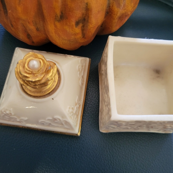 Elegant Cream and Gold Decorative Box - Picture 2 of 3